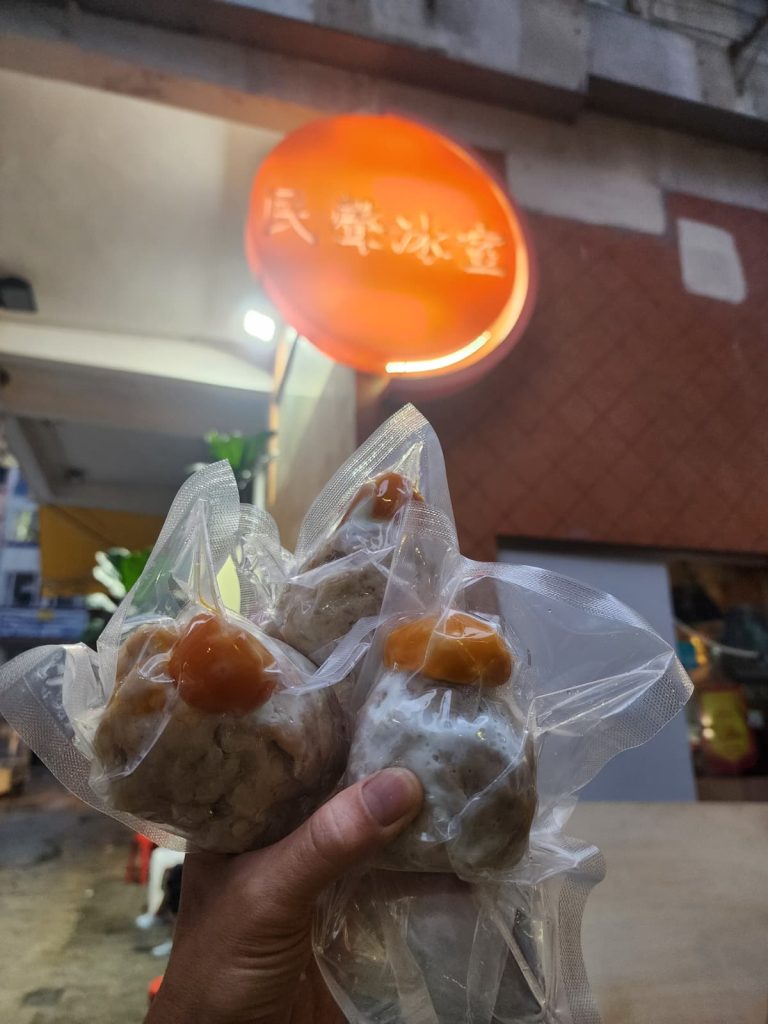 民聲冰室-鹹蛋肉餅山 (10個裝)