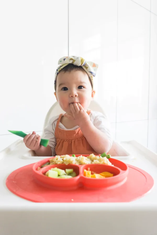 EP-5415minimatwithkid5 Bliss & Bless-Ezpz Mini Mat 矽膠迷你笑臉餐碟+餐具套裝