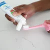 Lifestyle_Infant-to-Toddler_Toothbrush_Elephant_Pink_and_Toothpaste_Strawberry_flavor_L Bliss & Bless-Dr. Brown's 幼兒牙膏 (啤梨蘋果) 及小象軟毛牙刷套裝 (*新舊包裝隨機發貨)
