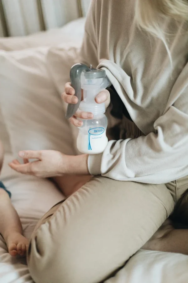 Lifestyle_Manual_Breast_Pump_3_L Bliss & Bless-Dr. Brown's SoftShape™ 手動母乳泵 連排氣奶樽 5oz